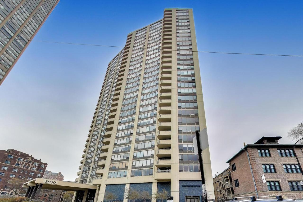 3930 N Pine Grove Ave. #2912, Chicago, IL 60613