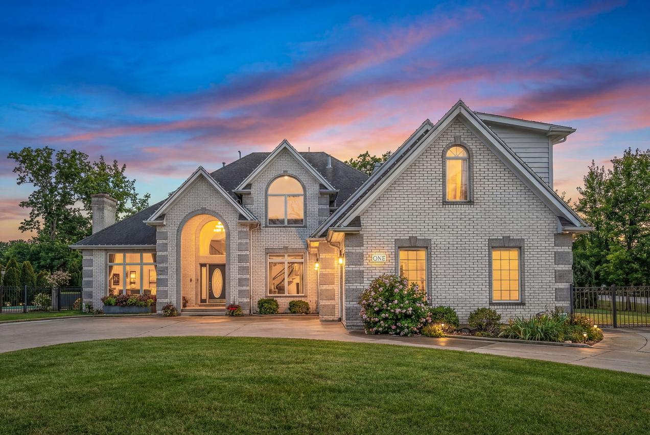 1 Bell Oak Ln., Lemont, IL 60439