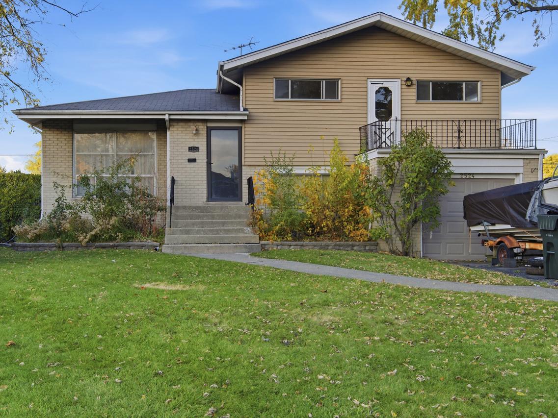 2524 Allison Ct., Glenview, IL 60025