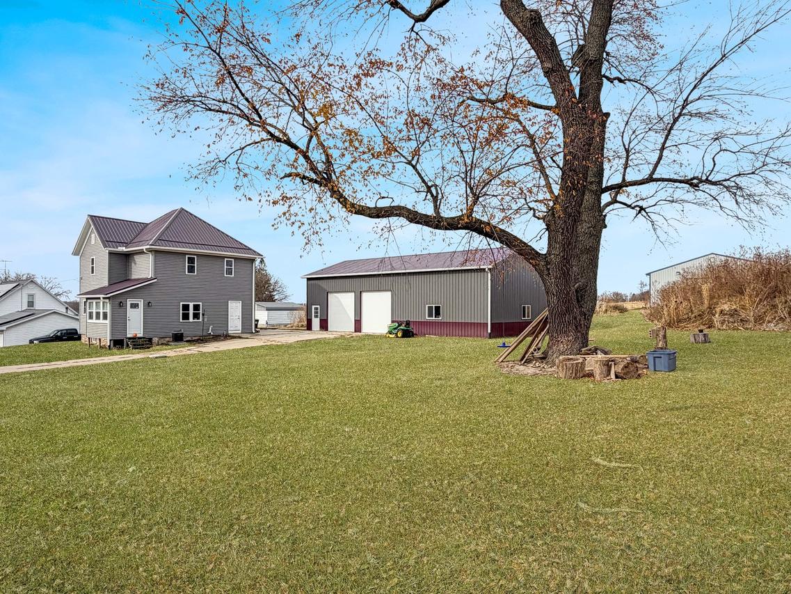 2916 Pleasant St., Freeport, IL 61032