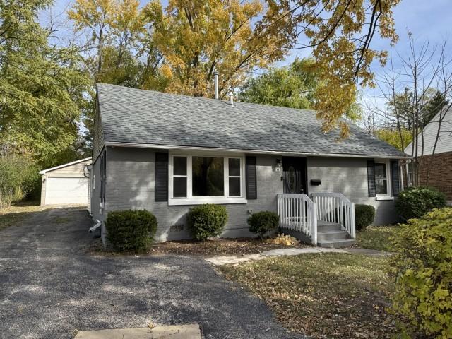54 Mionske Dr., Lake Zurich, IL 60047