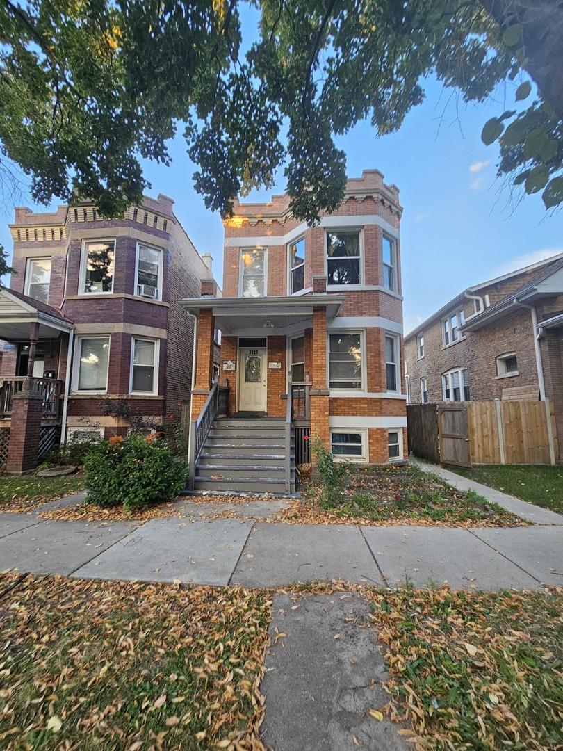 3925 N Saint Louis Ave., Chicago, IL 60618