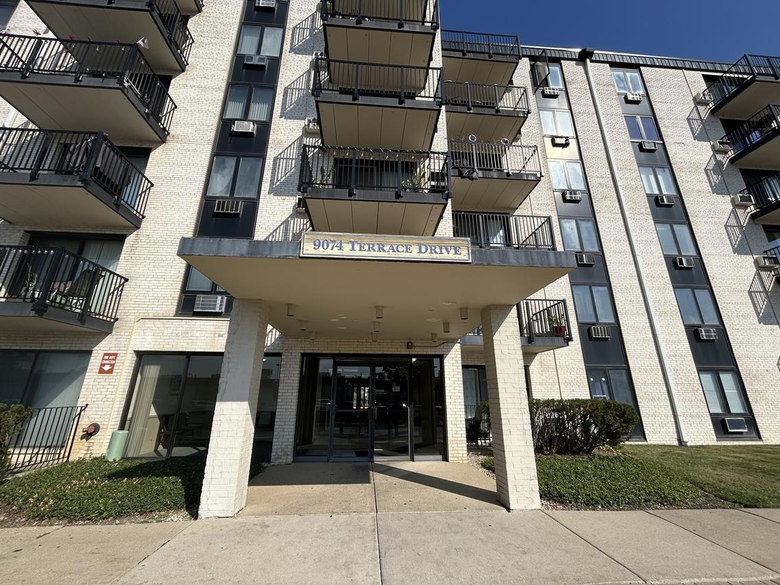 9074 W Terrace Dr. #4N, Niles, IL 60714