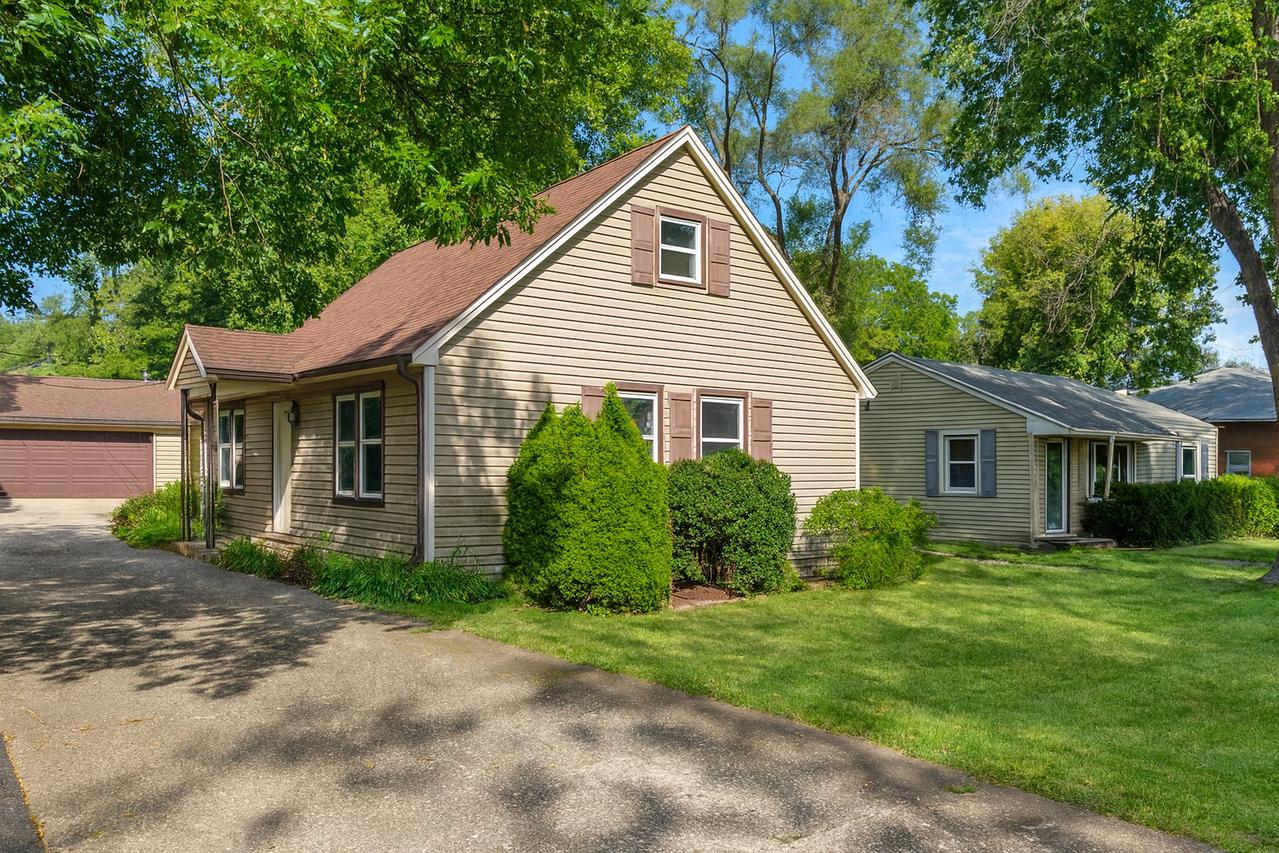 3916 Liberty Blvd., Westmont, IL 60559