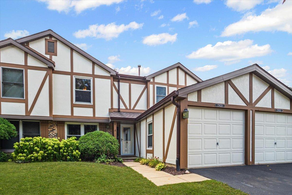 27W229 Providence Ln., Winfield, IL 60190