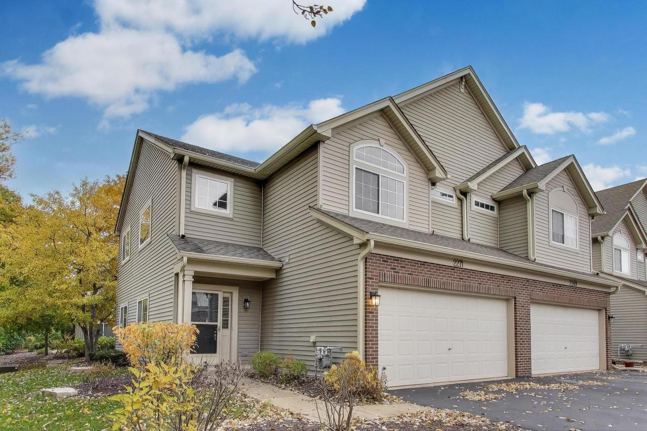 2271 Stoughton Cir., Aurora, IL 60502