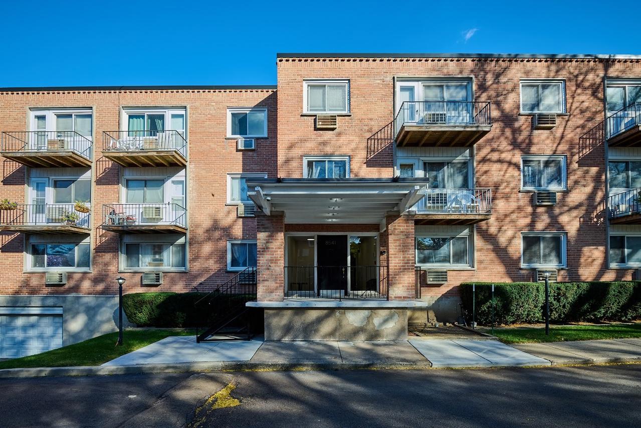 8541 Lotus Ave. #712, Skokie, IL 60077