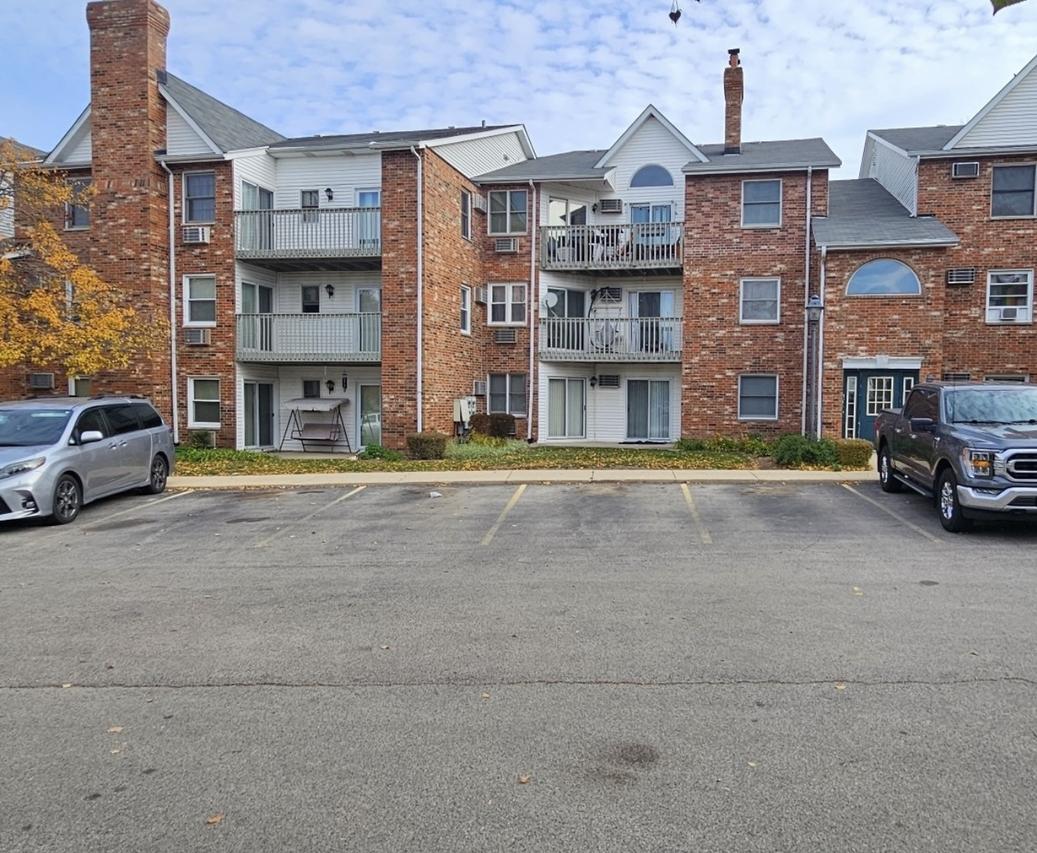 4304 W Shamrock Ln. #1A, Mchenry, IL 60050