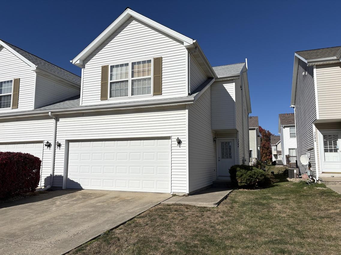 1204 Colonial Ave., Bloomington, IL 61701