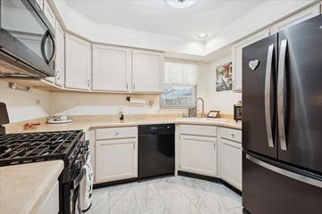 1445 Greens Ct., Glendale Heights, IL 60139