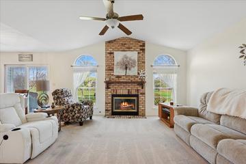 1445 Greens Ct., Glendale Heights, IL 60139