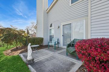 1445 Greens Ct., Glendale Heights, IL 60139