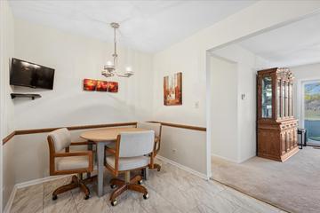 1445 Greens Ct., Glendale Heights, IL 60139