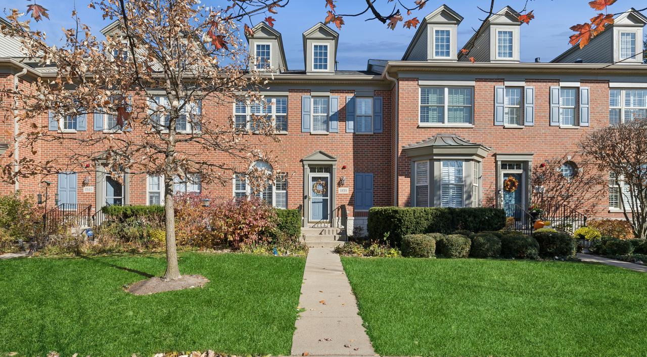 1838 Aberdeen Dr., Glenview, IL 60025