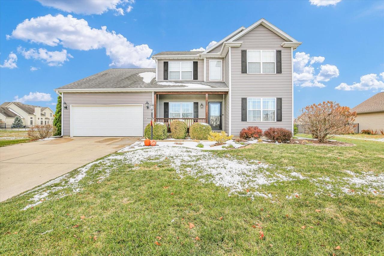 609 Country Acres Rd., St. Joseph, IL 61873