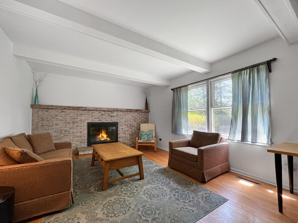 323 W Golf Rd., Libertyville, IL 60048