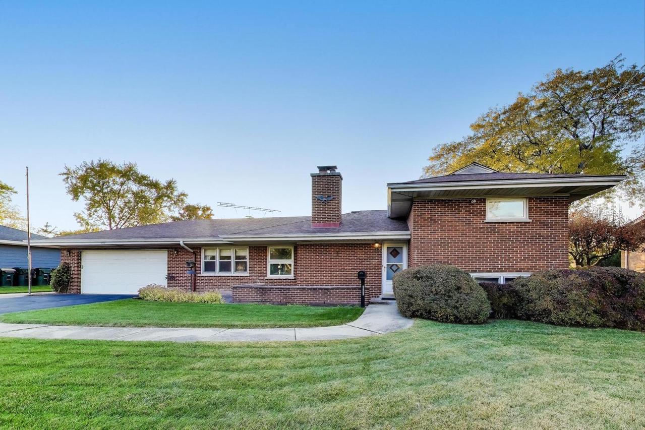 2240 N Western Ave., Park Ridge, IL 60068