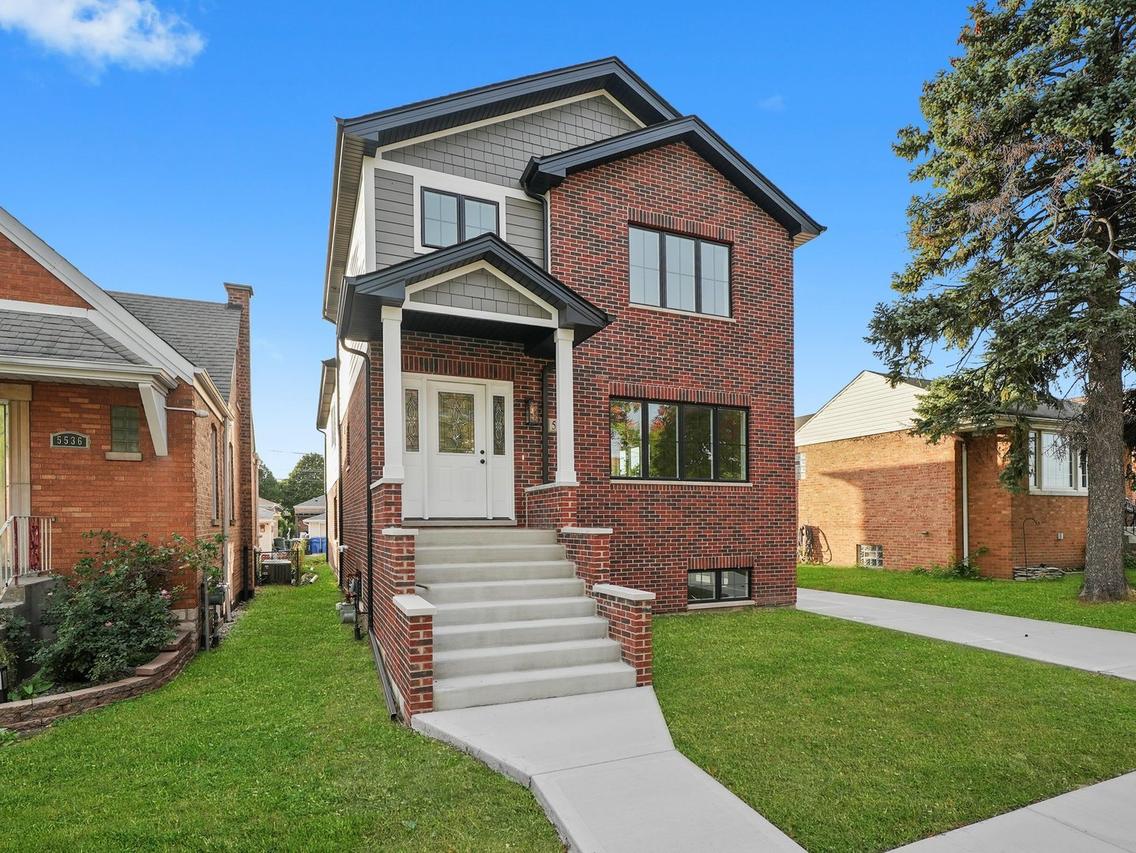 5532 S Oak Park Ave., Chicago, IL 60638