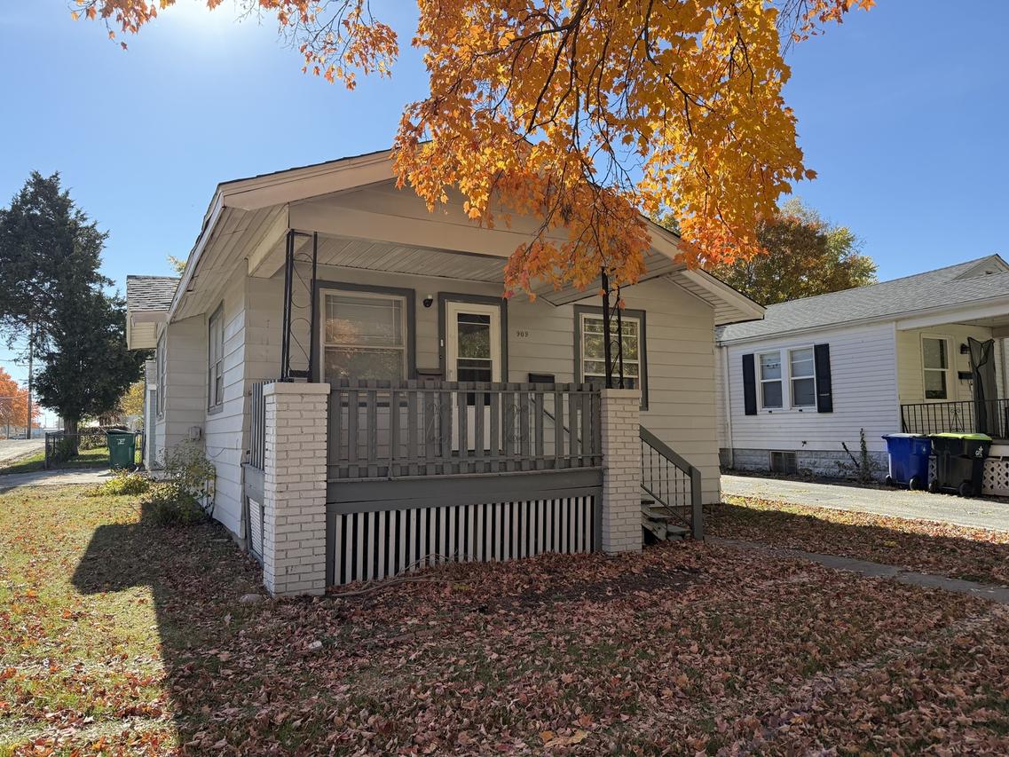 909 W Cushing St., Decatur, IL 62526