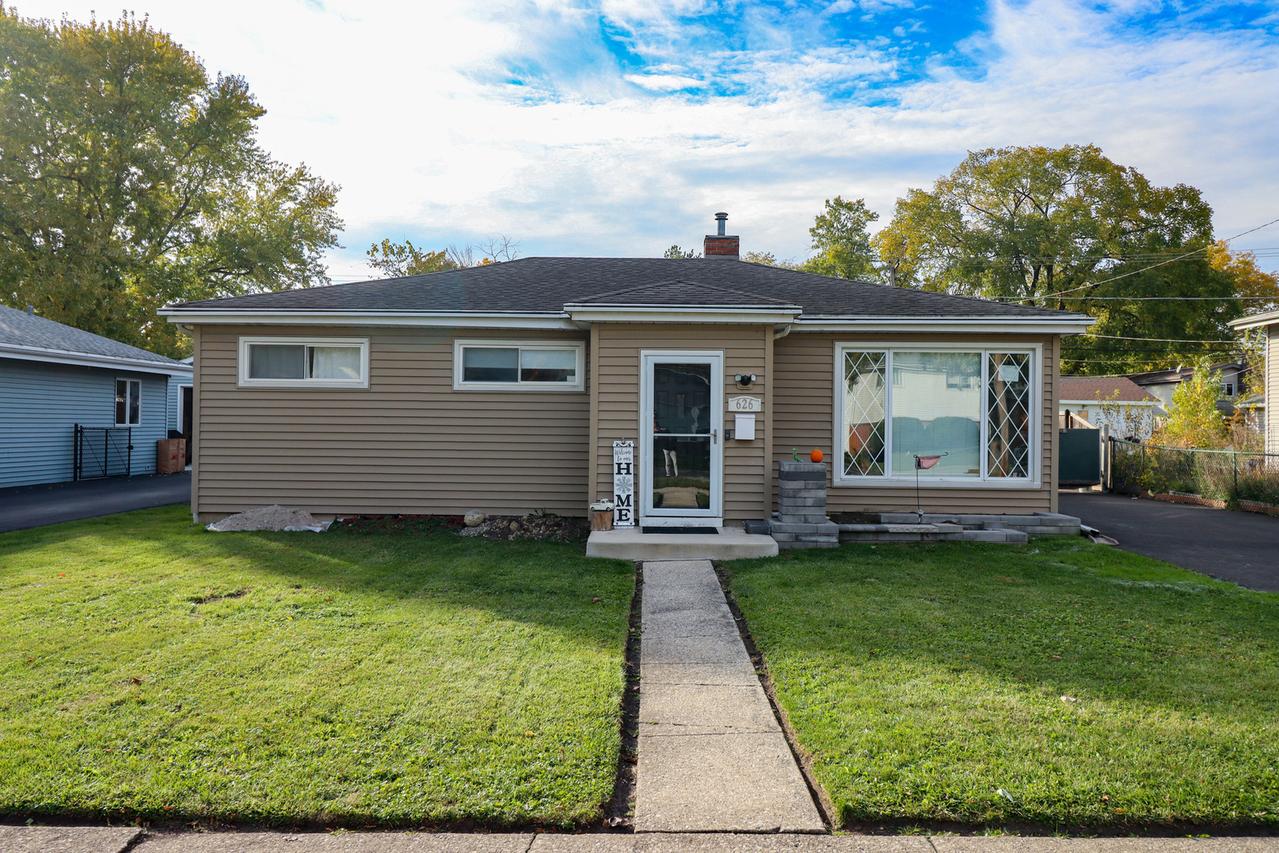 626 N Biermann Ave., Villa Park, IL 60181