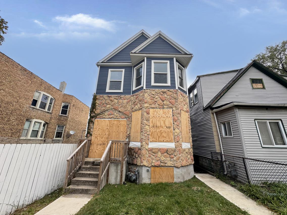 6227 S May St., Chicago, IL 60621