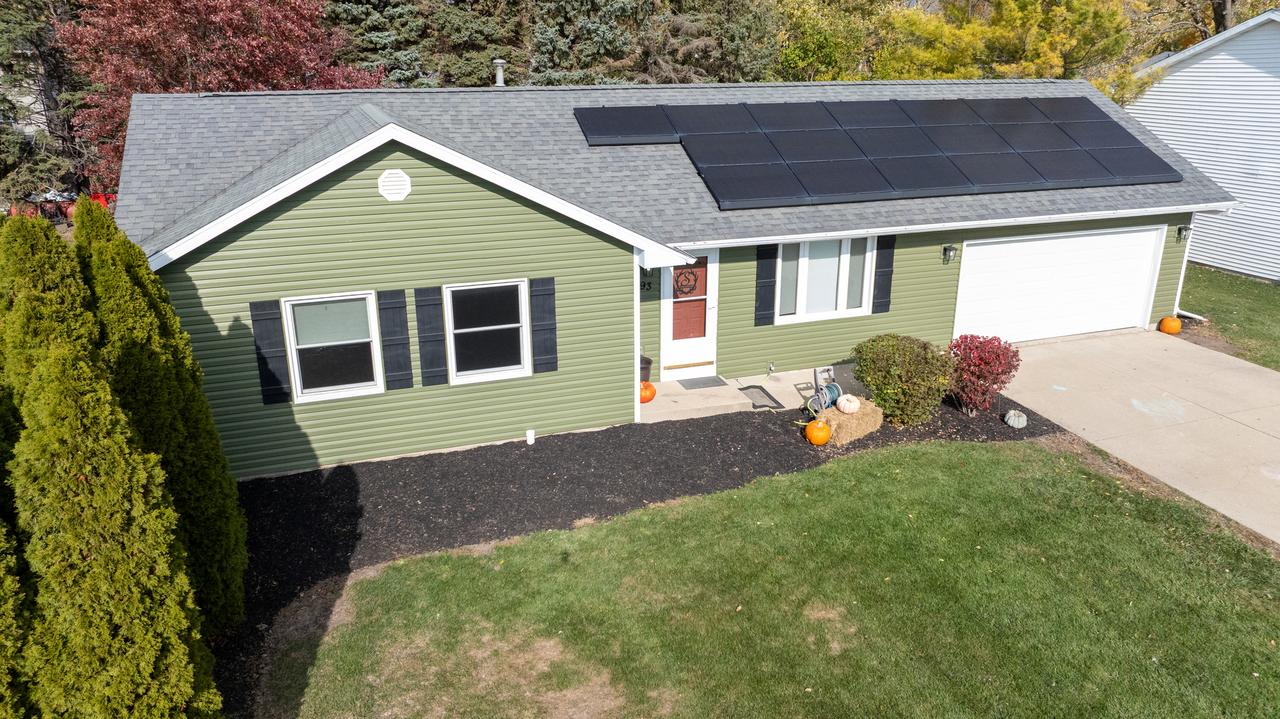 93 W Benson Ave., Cortland, IL 60112