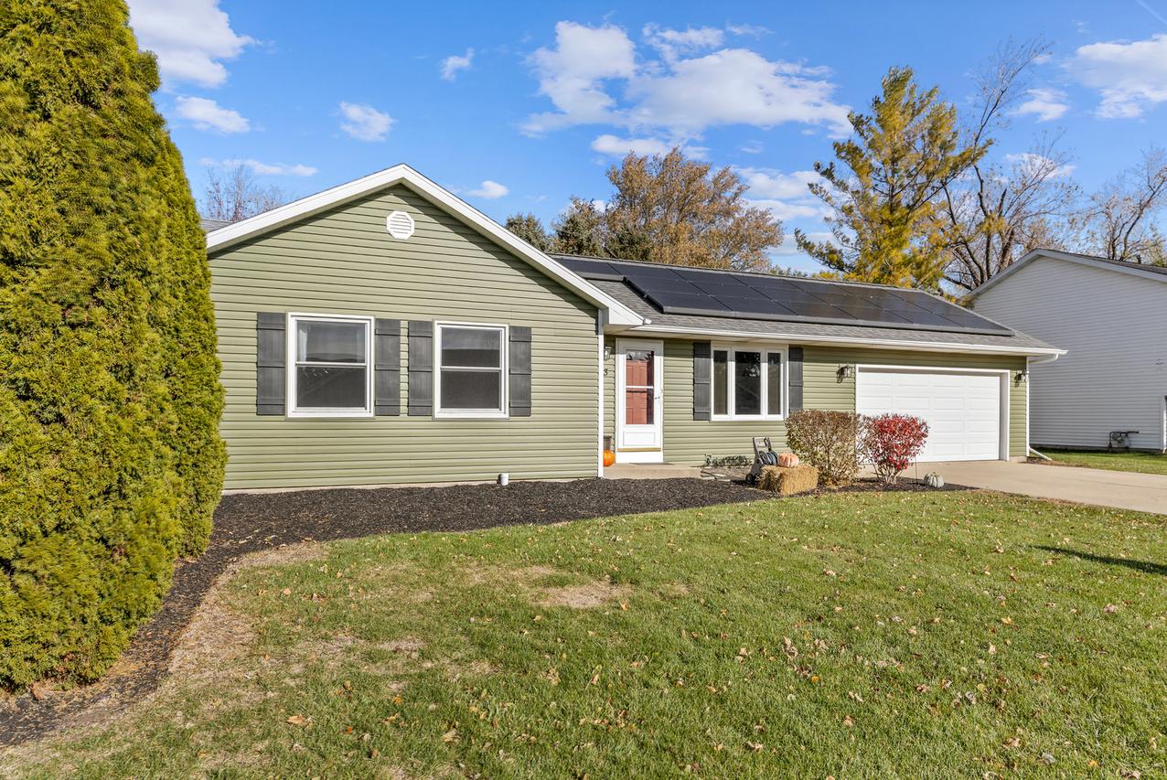 93 W Benson Ave., Cortland, IL 60112