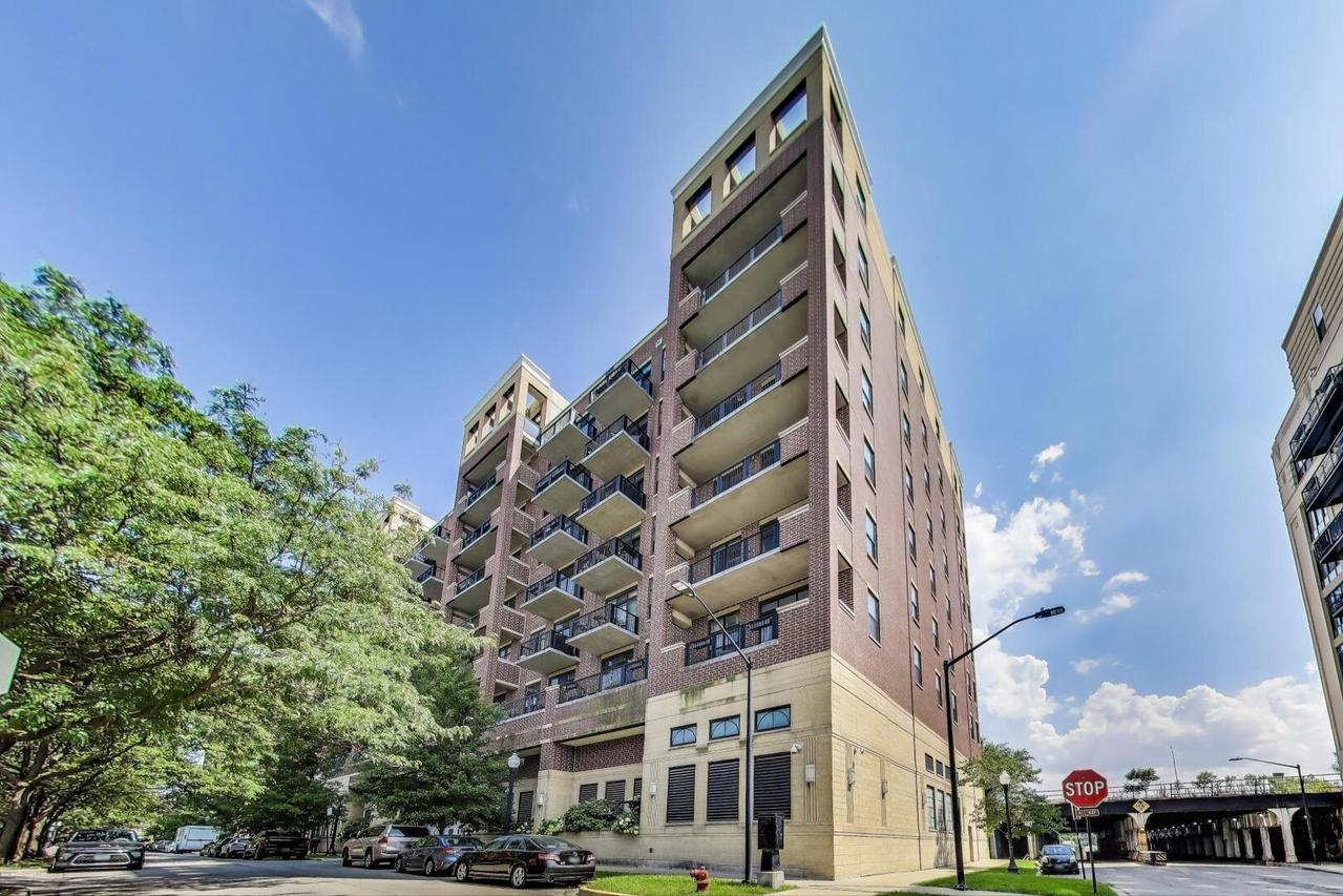 833 W 15th Pl. #606W, Chicago, IL 60608