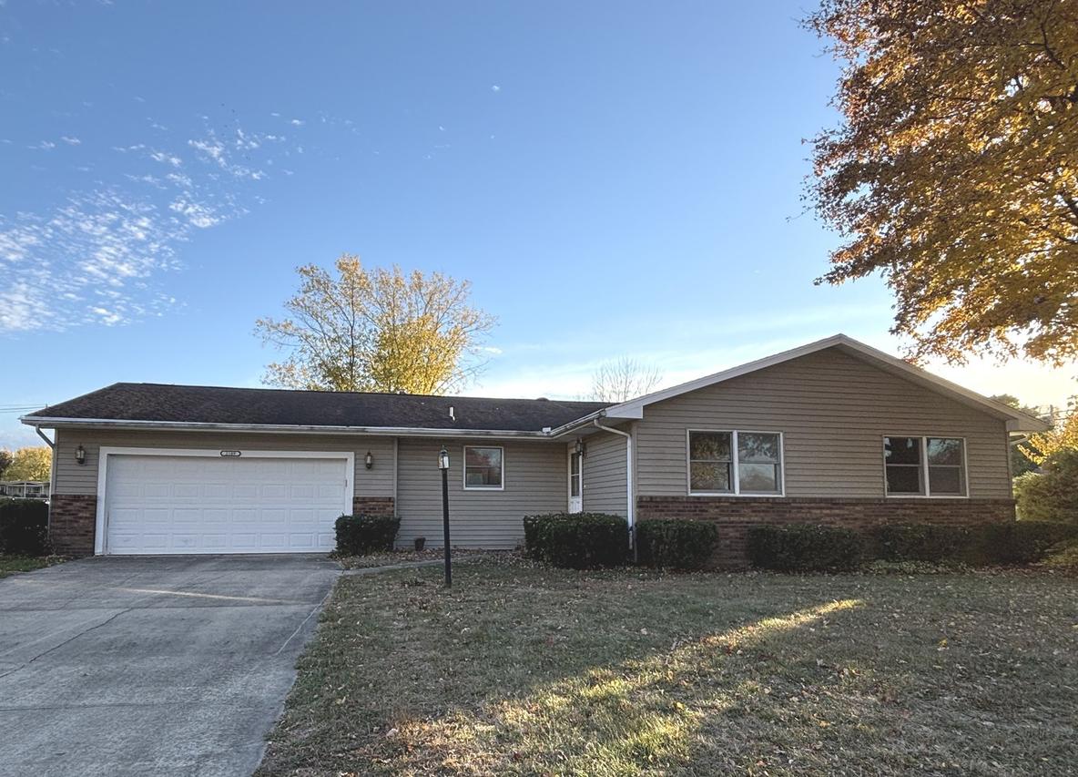 2109 Mallard Dr., Mahomet, IL 61853