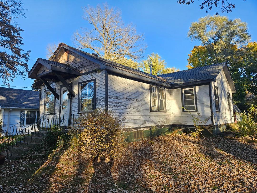 514 Mineral Springs Dr., Mchenry, IL 60051