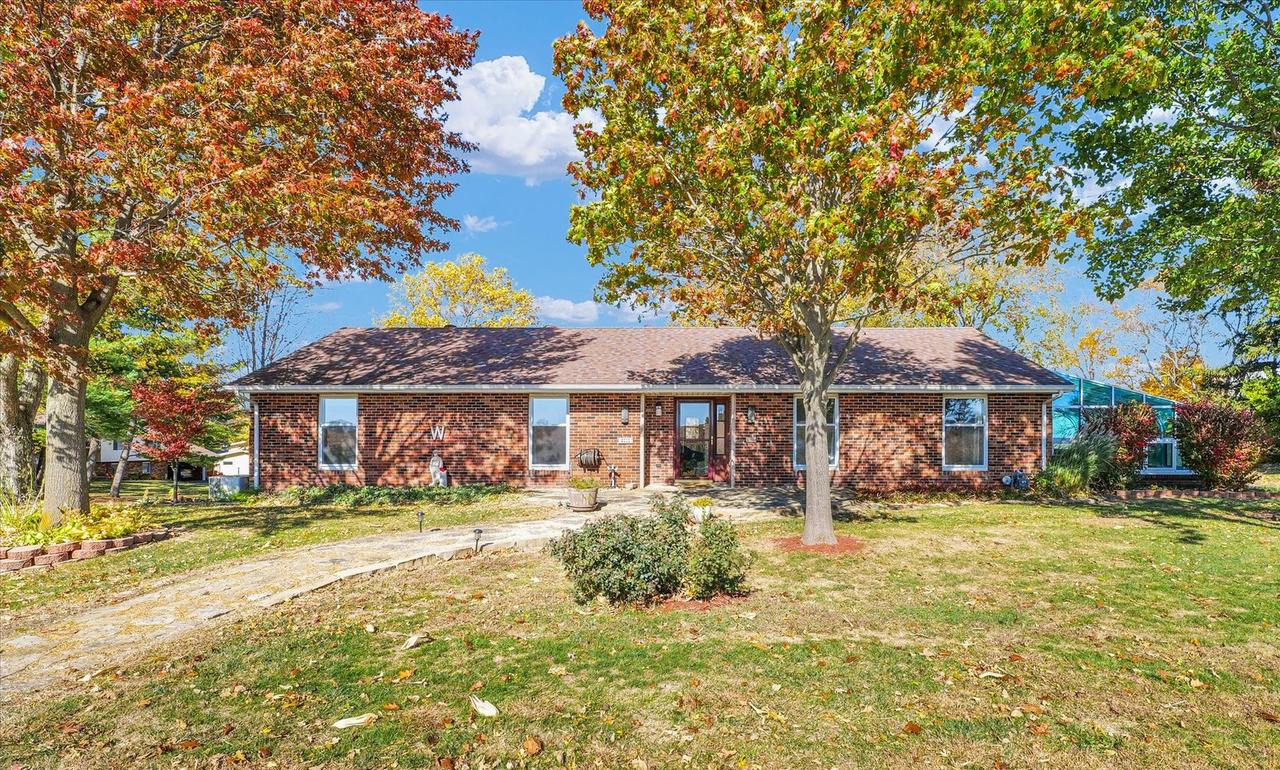 1000 E Kratz Rd., Monticello, IL 61856