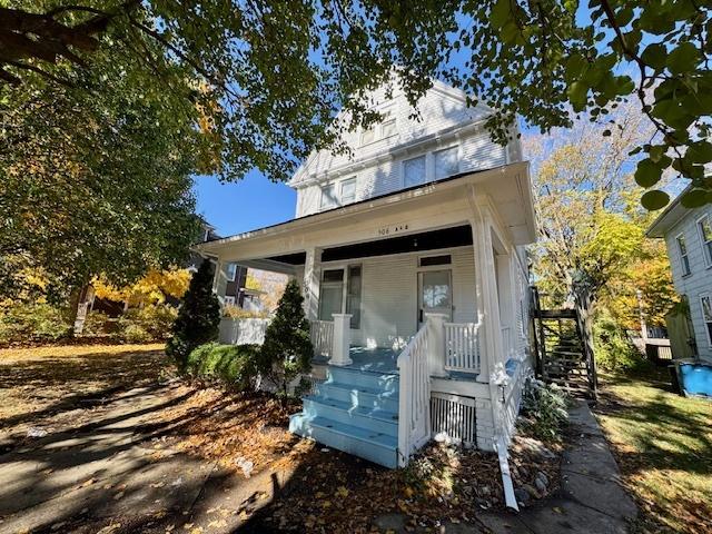 506 E Chestnut St., Bloomington, IL 61701