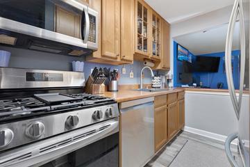 2415 N Kennicott Dr. #1D, Arlington Heights, IL 60004