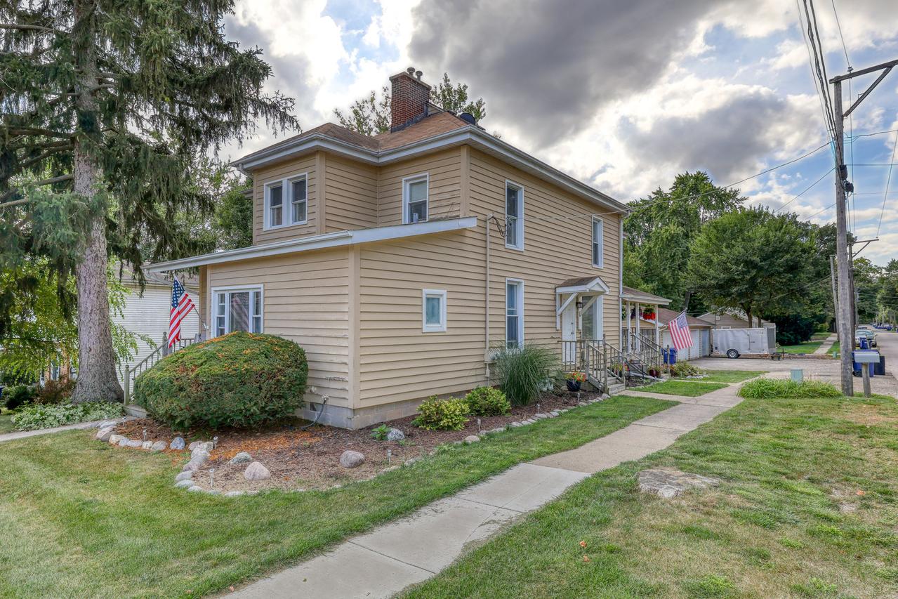 205 W Pierce St., Elburn, IL 60119