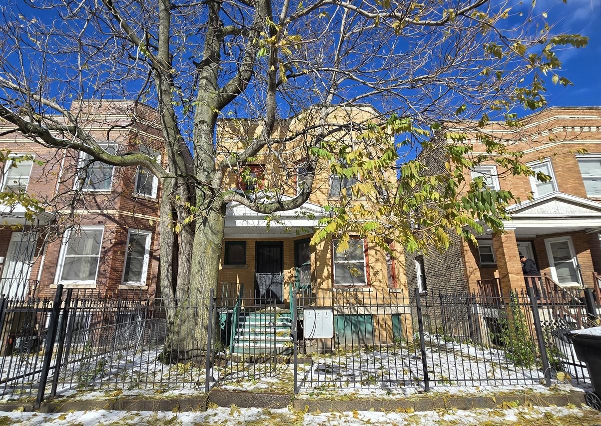 3516 W Polk St., Chicago, IL 60624