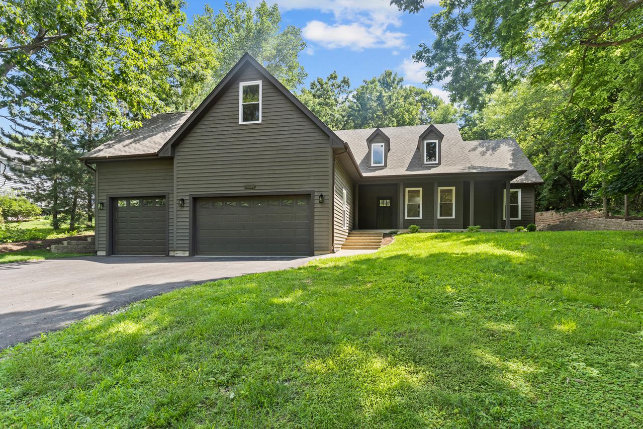 38623 N Konen Ave., Spring Grove, IL 60081