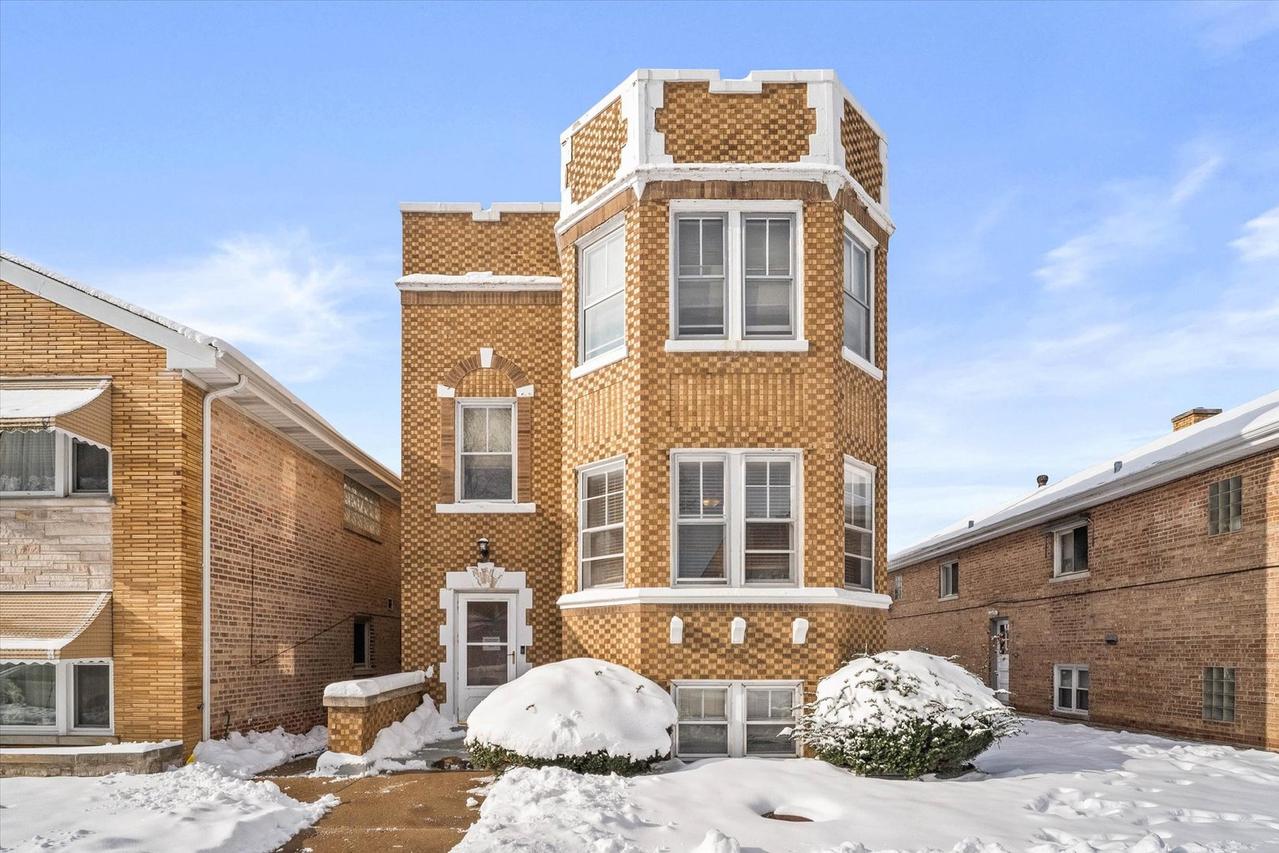 [Address Hidden by Seller], Berwyn, IL 60402