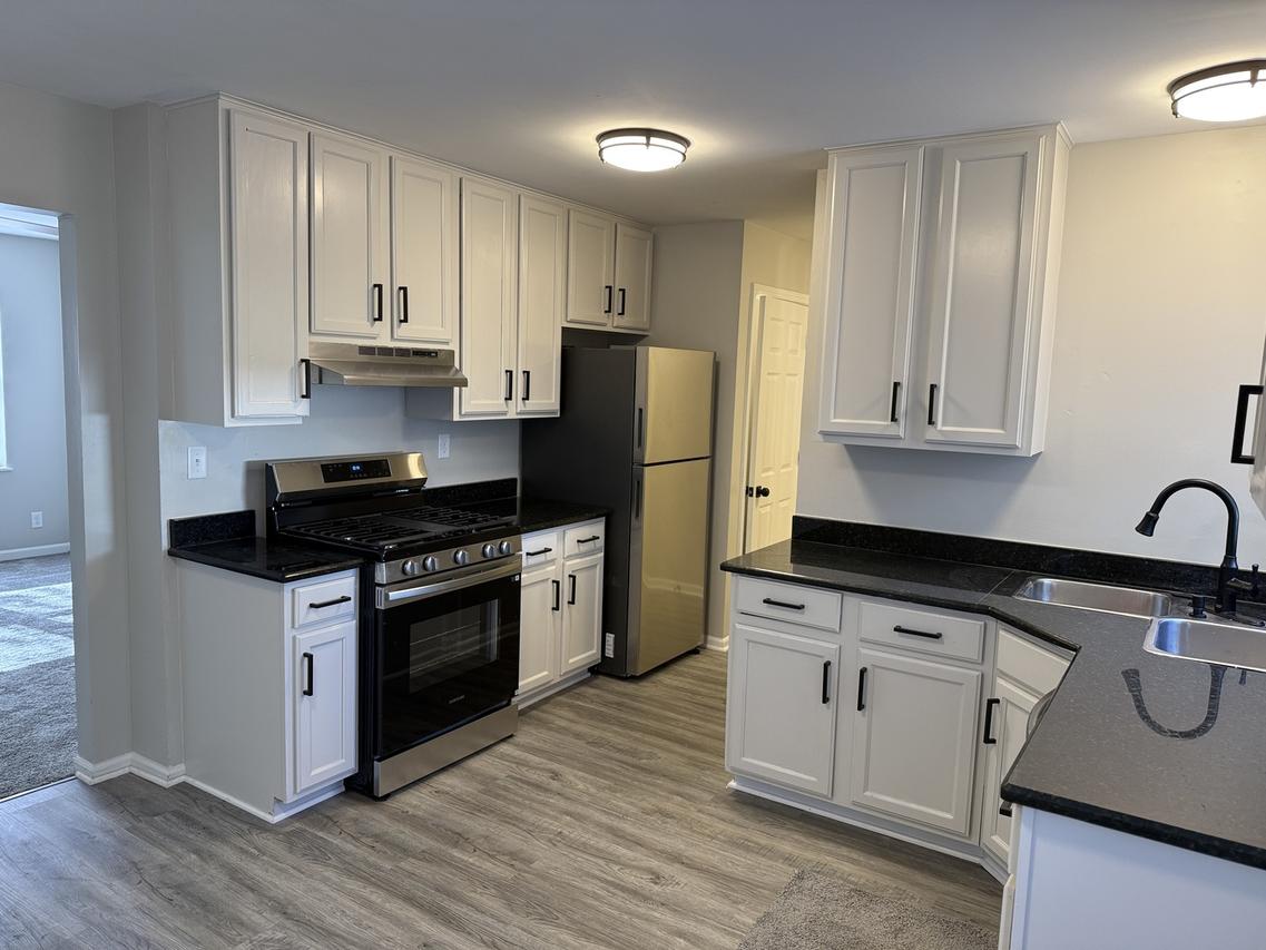 685 Old Indian Trail Rd., Aurora, IL 60506