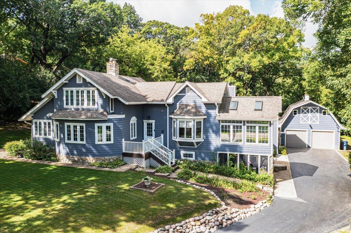 25440 N Wagon Wheel Ct., Barrington, IL 60010