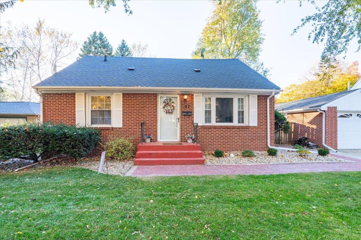 27 University Ct., Normal, IL 61761