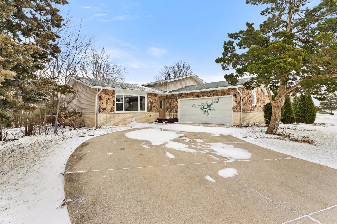 4300 188th St., Country Club Hills, IL 60478