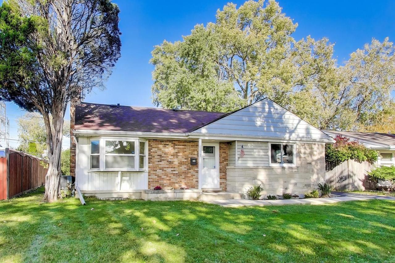 7332 Davis St., Morton Grove, IL 60053