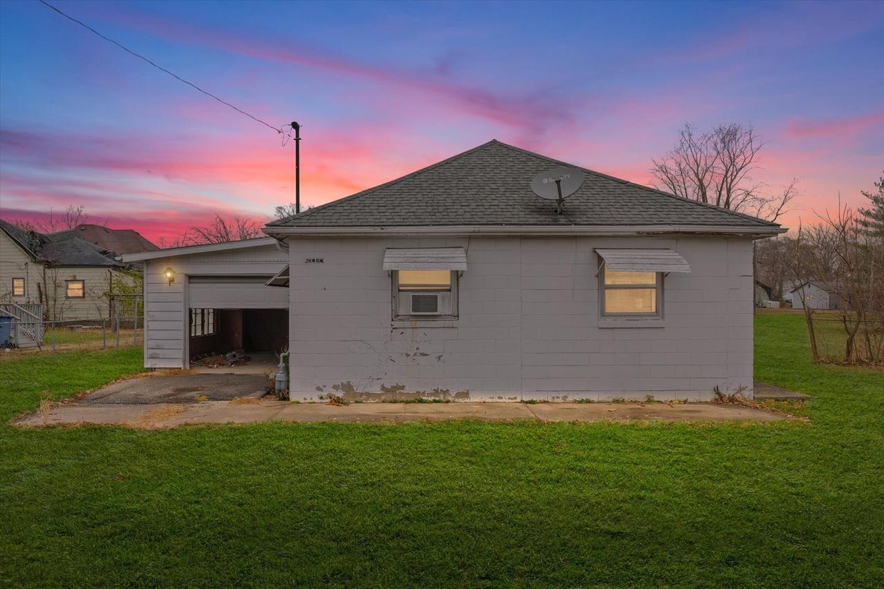 218 W Elm St., Hoopeston, IL 60942