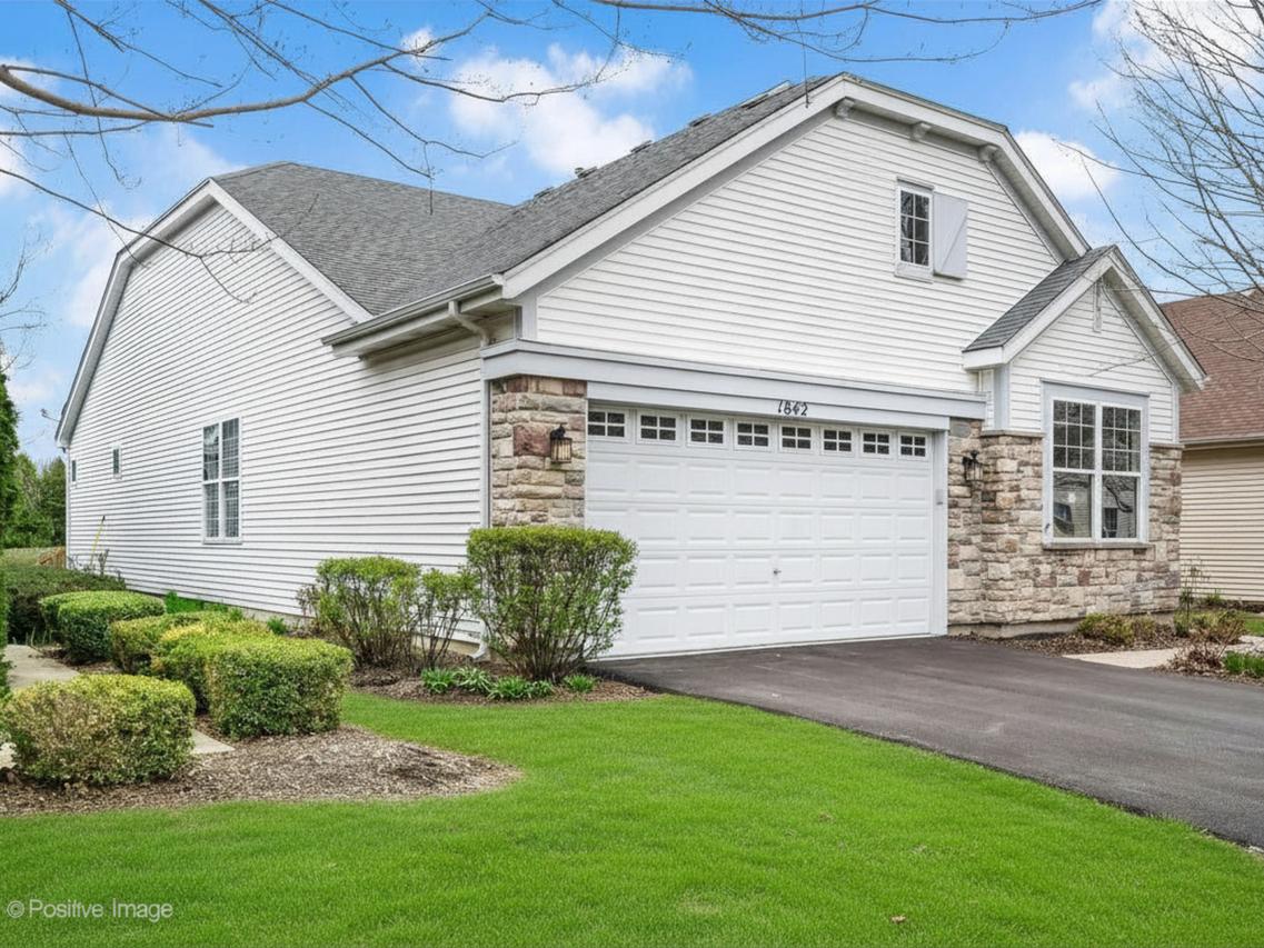 1842 Highbury Ln., Aurora, IL 60502