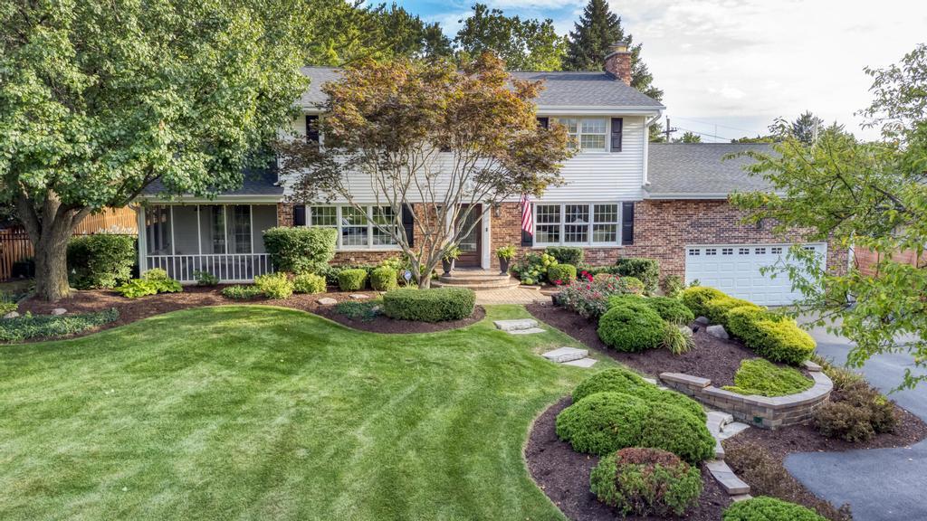 22W425 Broker Rd., Medinah, IL 60157