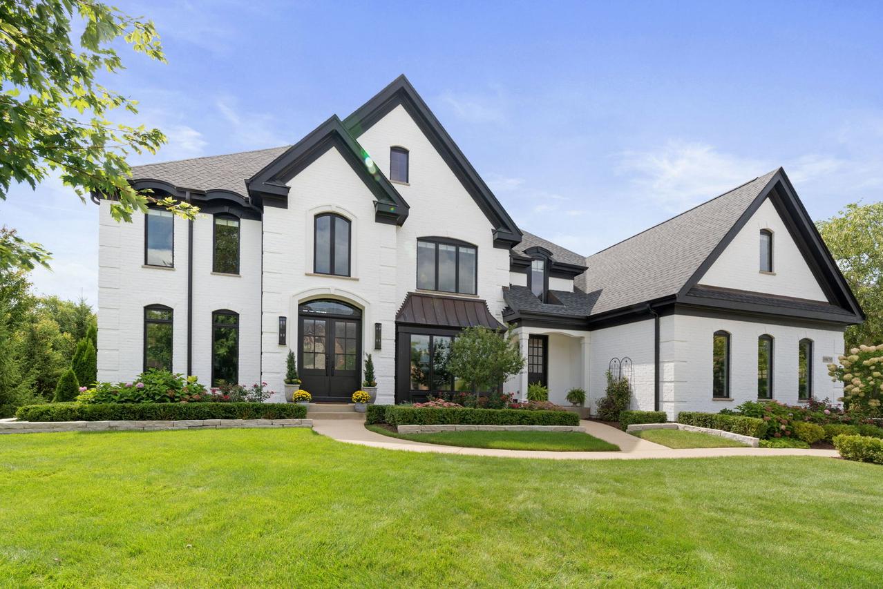 39W795 Goldenrod Dr., St. Charles, IL 60175