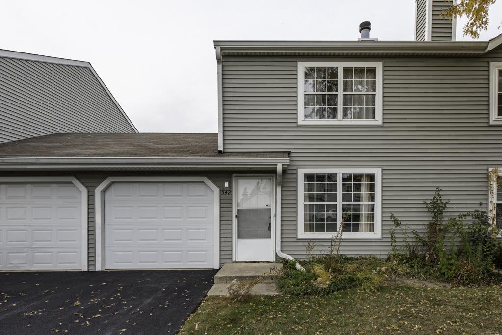 542 Normandie Ln., Round Lake Beach, IL 60073