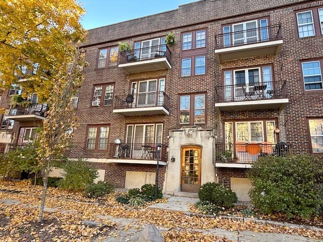 307 N Prairie St. #9, Champaign, IL 61820