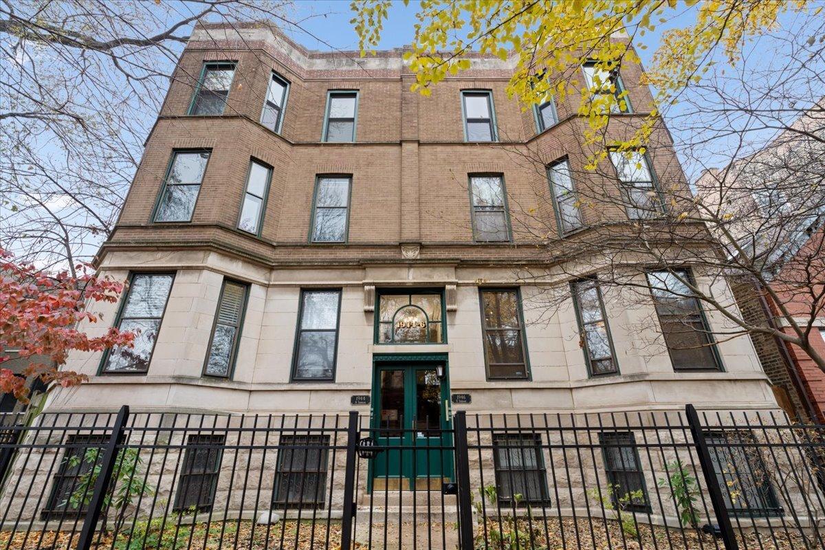 1946 N Seminary Ave. #1, Chicago, IL 60614