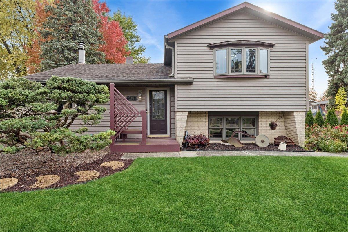 2813 Theresa Ave., Waukegan, IL 60085